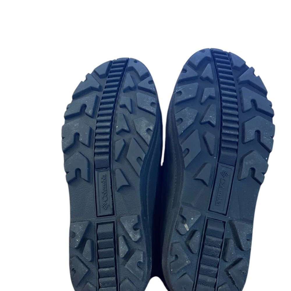 Columbia Snow Boots in Black & White, Size 5 - Picture 7 of 9